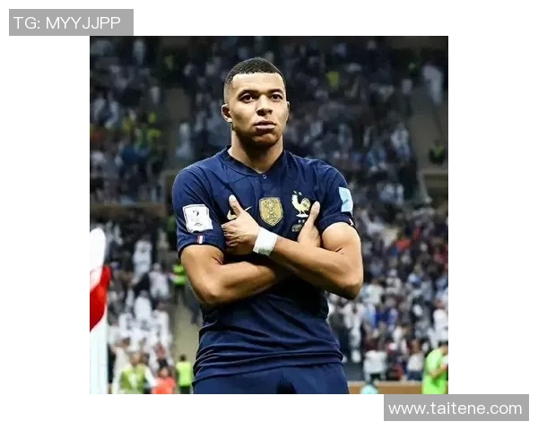 法国队男足球星的风采与成就：从齐达内到姆巴佩的传奇之路